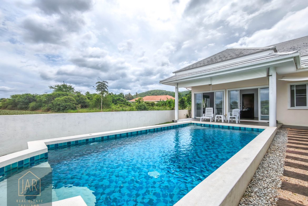 Pranburi Tropical pool villa surrounded with by nature and mountain view 2BR : 2 BA