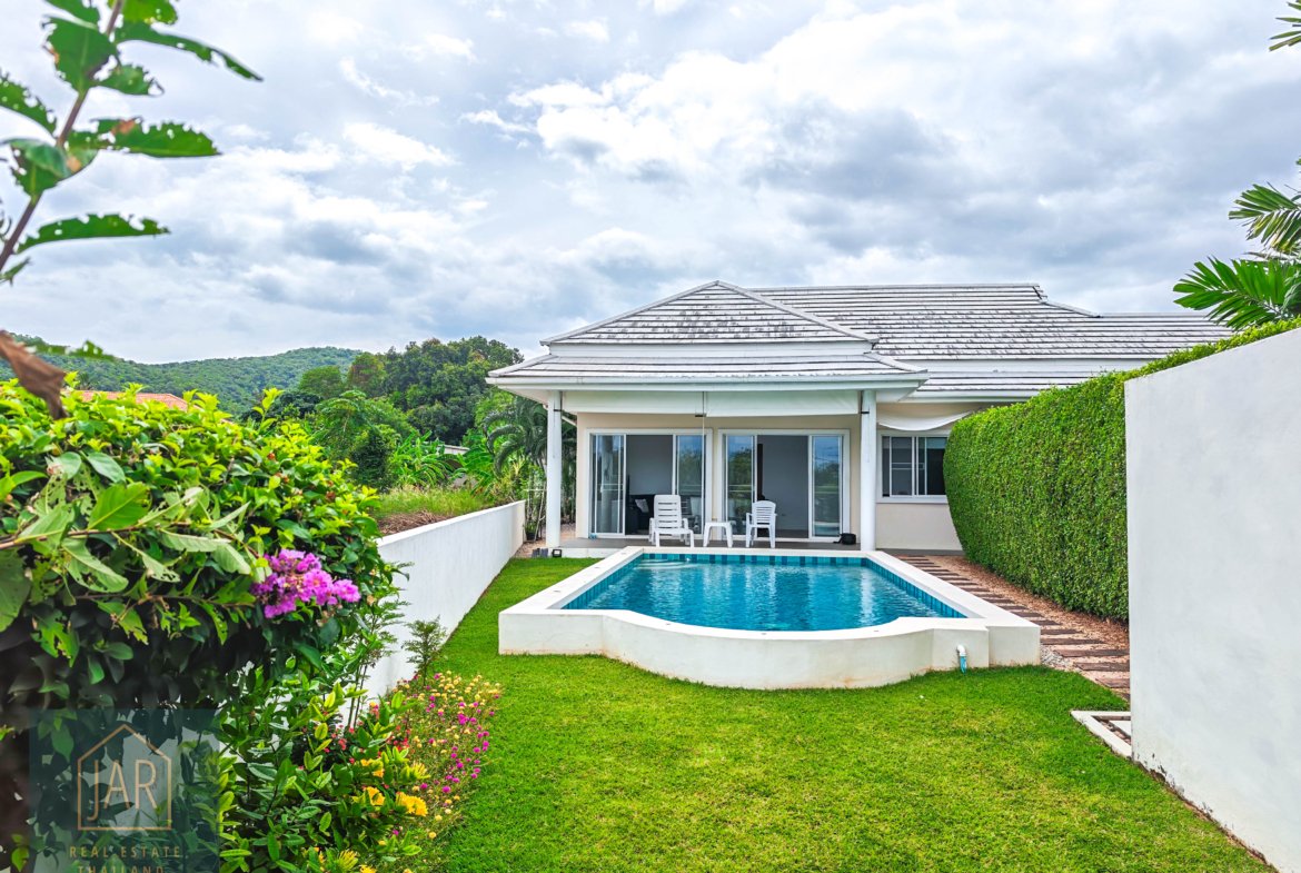 Pranburi Tropical pool villa surrounded with by nature and mountain view 2BR : 2 BA