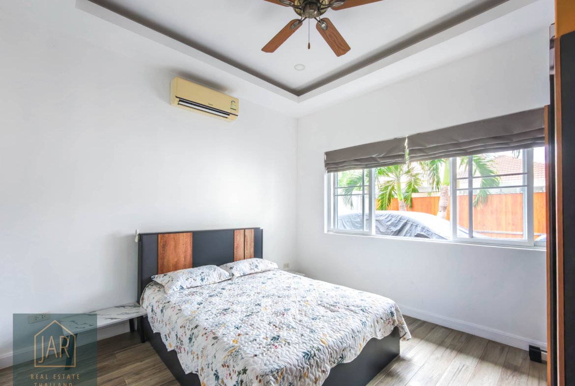 Pranburi Tropical pool villa surrounded with by nature and mountain view 2BR : 2 BA