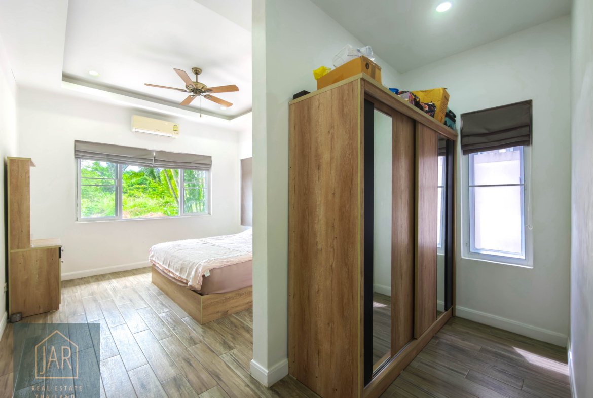 Pranburi Tropical pool villa surrounded with by nature and mountain view 2BR : 2 BA