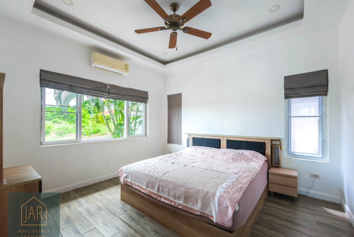 Pranburi Tropical pool villa surrounded with by nature and mountain view 2BR : 2 BA