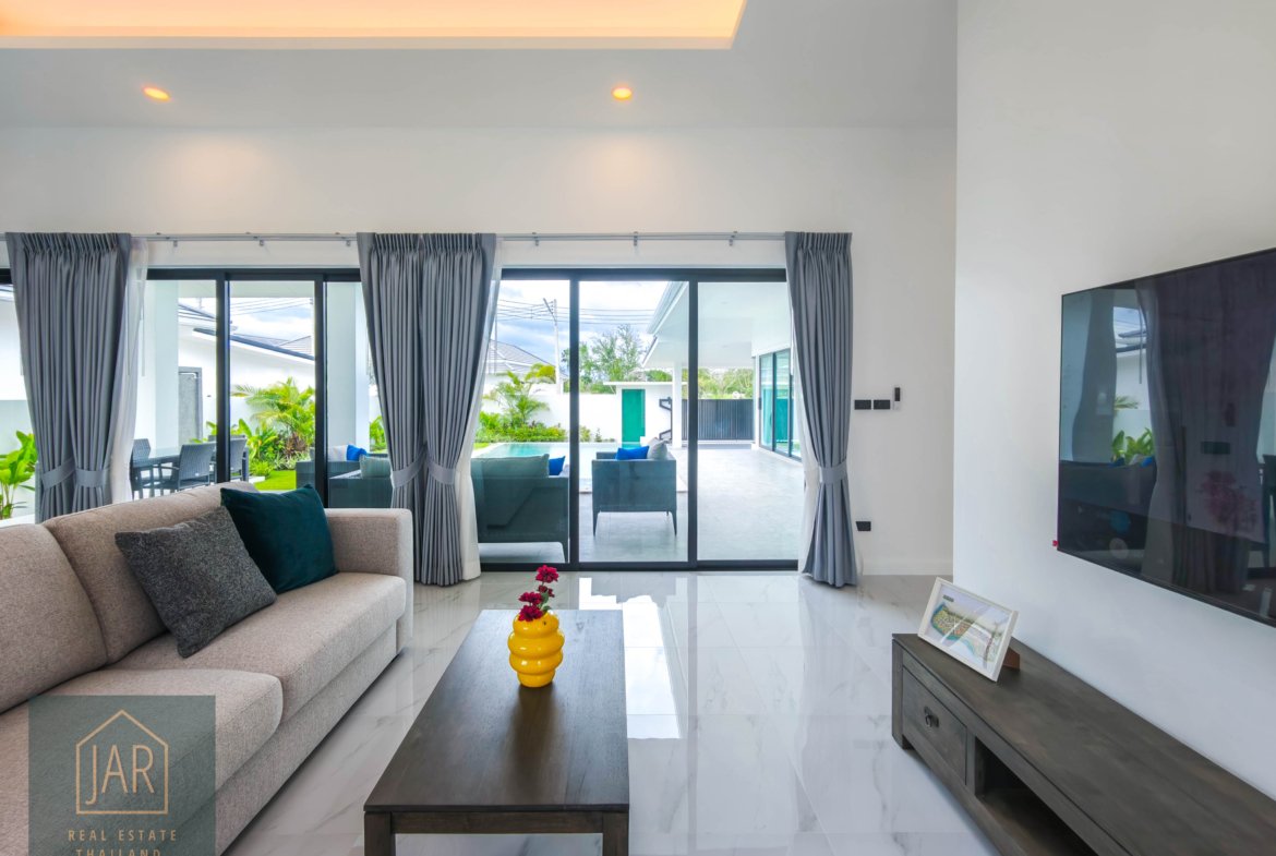 Modern Luxury Villa with Private Pool Hua Hin 112 | 3 BR | 3BA
