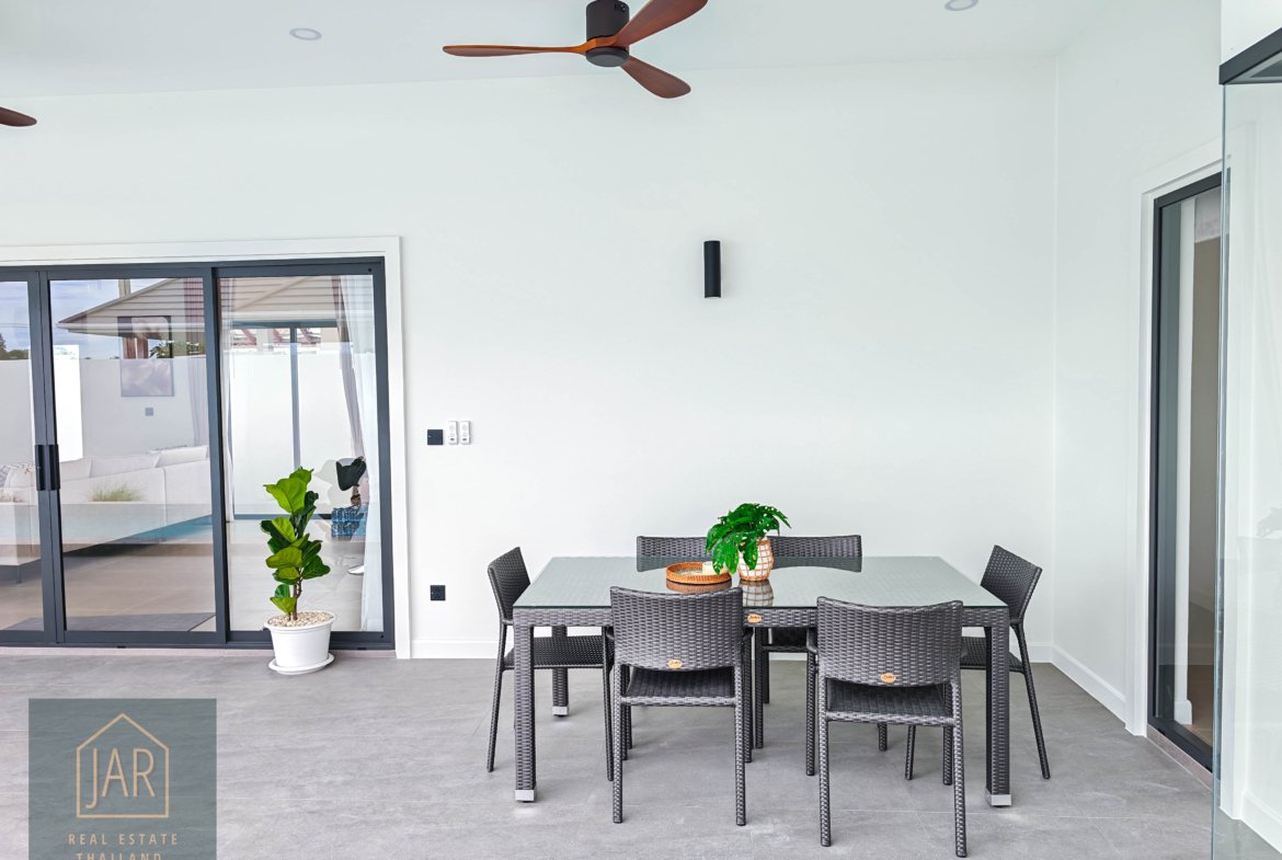 Modern Luxury Villa with Private Swimming Pool (Hua Hin 112) 3BR | 3BA