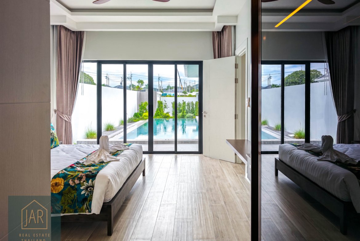Modern Luxury Villa with Private Swimming Pool (Hua Hin 112) 3BR | 3BA