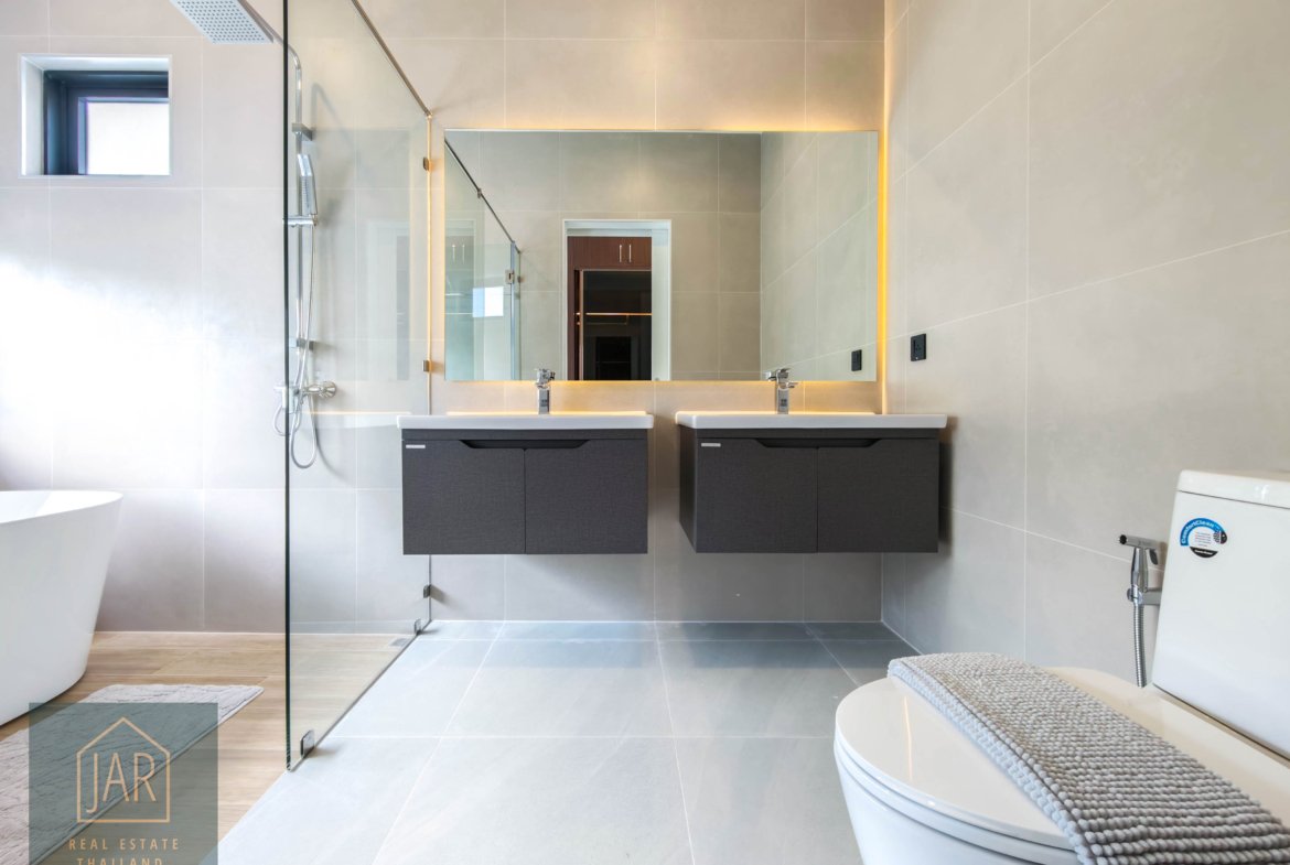 Modern Luxury Villa with Private Swimming Pool (Hua Hin 112) 3BR | 3BA