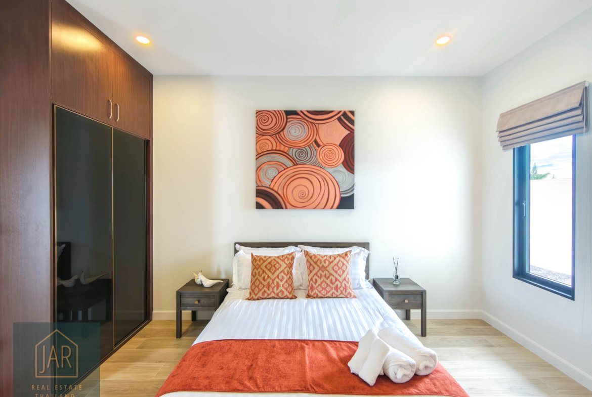 Modern Luxury Villa with Private Swimming Pool (Hua Hin 112) 3BR | 3BA