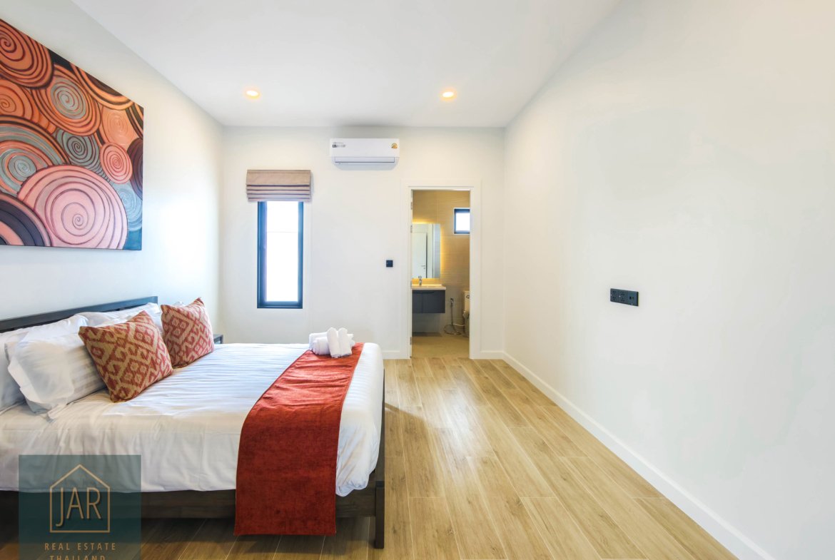 Modern Luxury Villa with Private Swimming Pool (Hua Hin 112) 3BR | 3BA