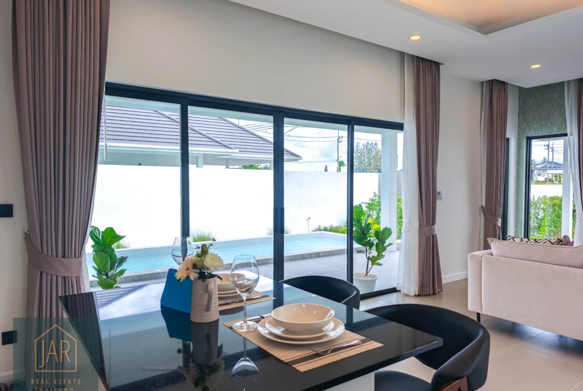Modern Luxury Villa with Private Swimming Pool (Hua Hin 112) 3BR | 3BA