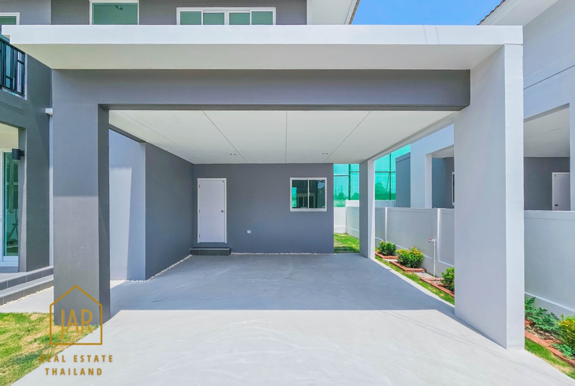 2-story semi-detached house for sale