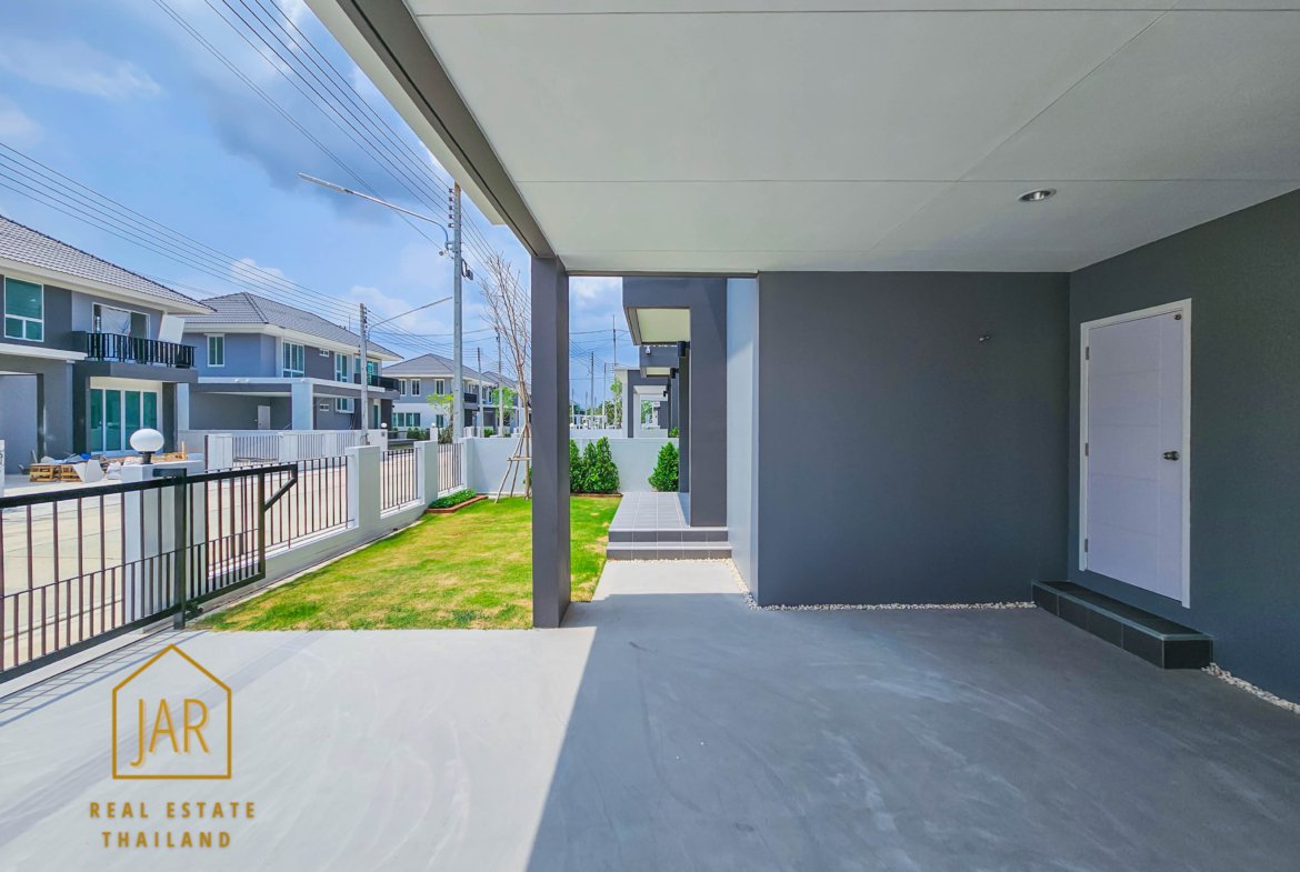 2-story semi-detached house for sale