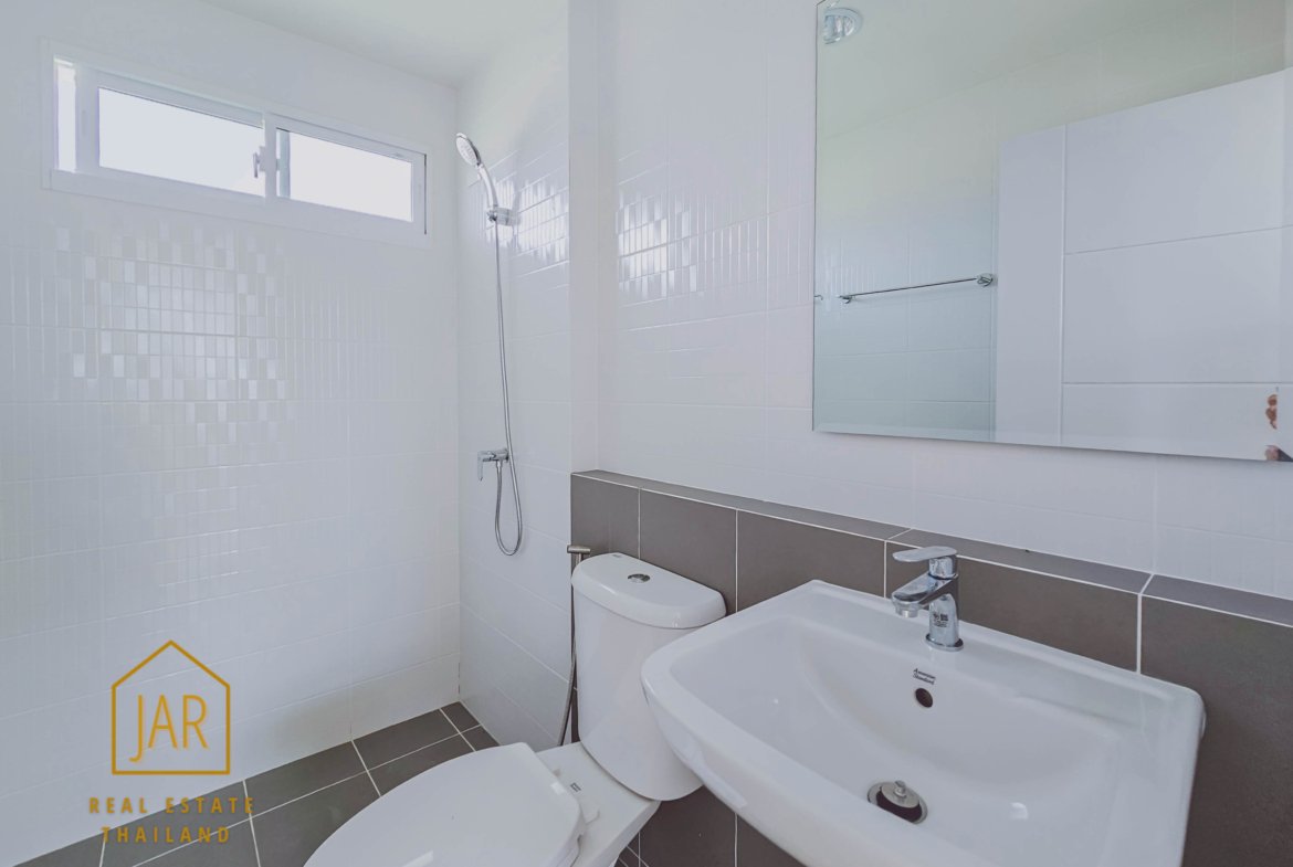 2-story semi-detached house for sale