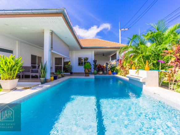 Modern Pool Villa for Sale in Soi Hua Hin 112 – Elegant Living & Private Pool | 3 BR | 2.5 BA