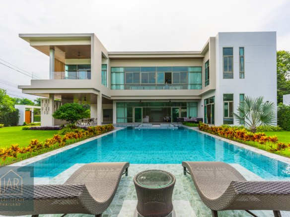 Luxury Modern 2-Storey Pool Villa 4BR : 5 BA – Just 5 km to Hua Hin Town Center